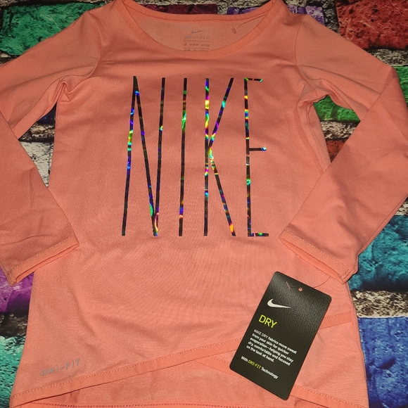 Nike Other - Nwt nike sweatshirt top girls 3 3t new
